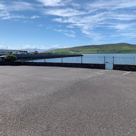 Отель Dingle Harbour Nights Экстерьер фото